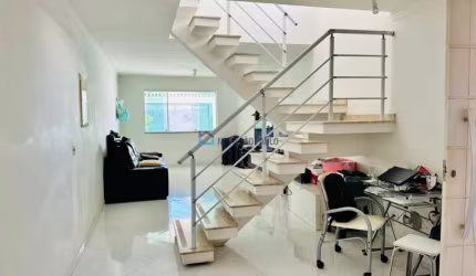 Casa Sobrado com 3 suítes, semi novo, proximo ao metrô praça da arvore.