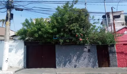 Casa térrea com 3 dormitórios sendo 2 Suítes