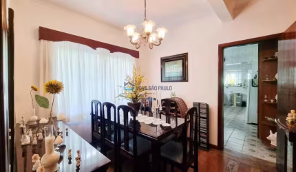 Casa à venda, com 283 m², 4 dormitórios, 2 suítes, 2 vagas, na Vila Mascote.