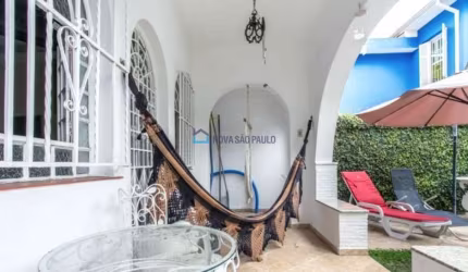 Venda. Casa em Vila com 218M². Cambuci. 4 quartos. Vagas de garagem
