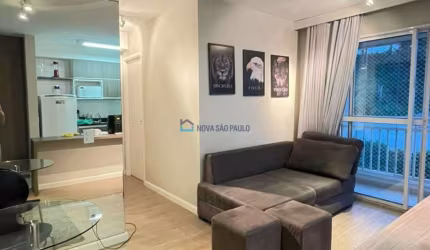 Apartamento com 2 dormitórios, 1 banheiro e 1 vaga de garagem.