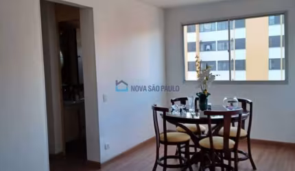 Apartamento à venda no Jabaquara com 2 quartos e 1 vaga de garagem.