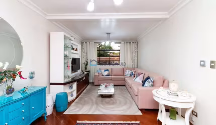 Casa à Venda na Vila Clementino com 3 quartos e 3 vagas de garagem.
