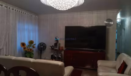 Sobrado 3 dormitórios e 2 vagas - Vila Moraes