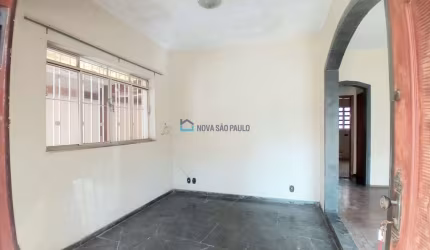 Casa para uso residencial ou Comercial ao lado do metrô Praça da Árvore! Oportunidade!
