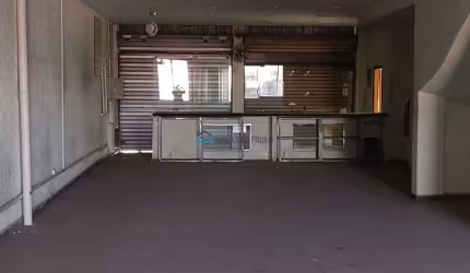 Prédio Comercial - 878m² - Moinho Velho - 6 Vagas