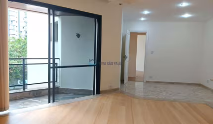 Apartamento à Venda com sacada| Moema| 3 quartos sendo 1 suíte| 2 vagas| lazer.