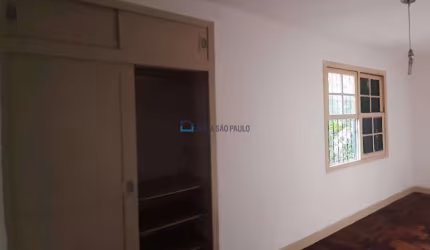 Sobrado 120m² - 5 Dormitórios, 2 vagas - Vila Cordeiro.