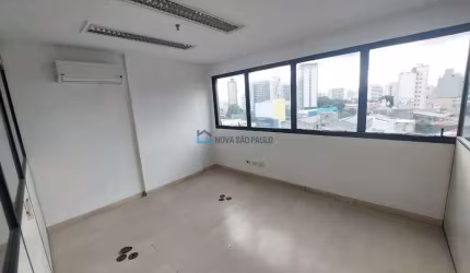 Sala comercial na Praça da Árvore, 56m² com 1 banheiro e 1 vaga.
