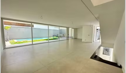 Casa de Condominio 450 m2 área util, piscina.