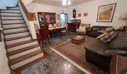 Casa de Vila à venda no Planalto Paulista com 3 quartos 3 3 vagas de garagem.