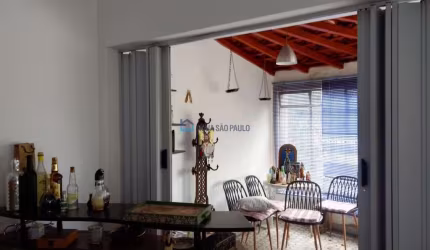 Casa  2 dormitorios , 3 vagas ,a Metrô Praça da Arvore.