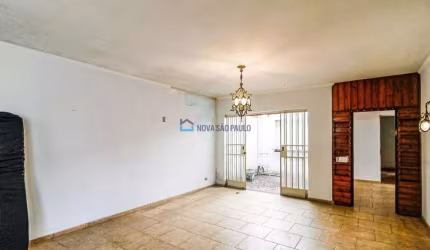 Casa térrea à venda com 320m2 , 3 quartos, Campo Belo