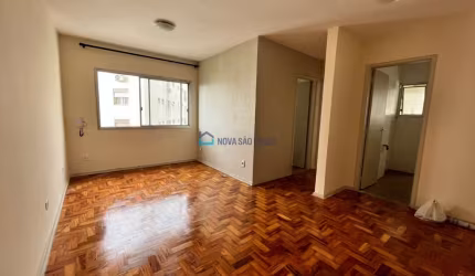 Apartamento à venda, 45m², 1 dormitório, 1 sala, 1 banheiro, área de serviço, 1 vaga Bela Vista
