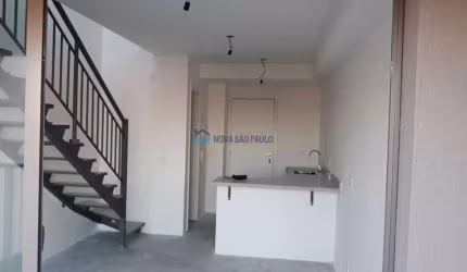 Moema Pássaros, Apartamento duplex no contra piso!