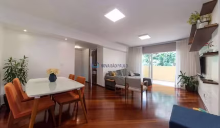Casa em Condomínio Fechado na Vila Gumercindo