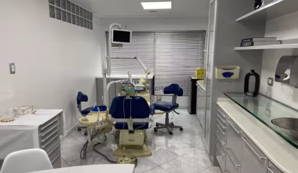 Sala Comercial em Pinheiros com 61m² - 2 Vagas.