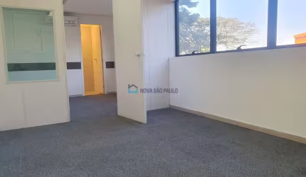 Conjunto Comercial - 2 Banheiros, 1 Vaga, Próximo ao Metrô.