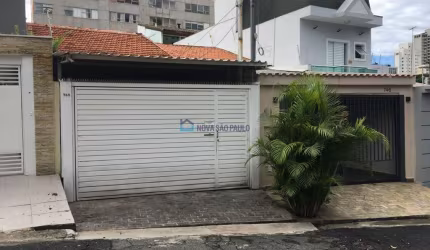 Casa à venda no Planalto Paulista com 3 quartos e 2 vagas de garagem.