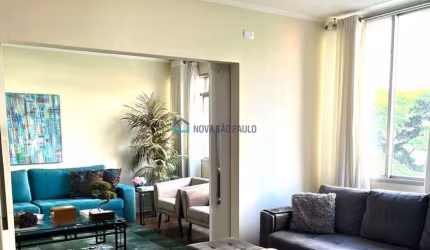 Venda. Itaim Bibi. Apartamento com 130M².  3 quartos. 1 vaga.