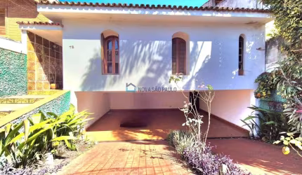 Casa de Vila, térrea à venda, com quintal maravilhoso, entrada lateral, no Planalto Paulista!