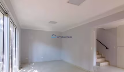 Sobrado 232m² - 3 Suítes, 3 Vagas - Brooklin