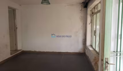 Casa à venda ao lado da Estação de Metrô Praça da Árvore para reforma