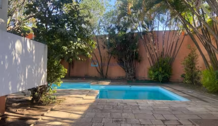 Sobrado 5 Dormitórios, 4 suítes, 7 vagas, piscina - 720m² - Vila Homero Thon