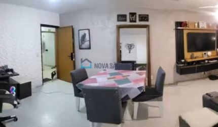 Apartamento no Brooklin, com 1 dormitório, sala, 1 vaga de garagem.