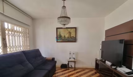 Venda. Planalto Paulista. Casa com 200M². 4 quartos. 4 vagas.