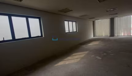 Prédio comercial com 2 andares - Av Indianópolis