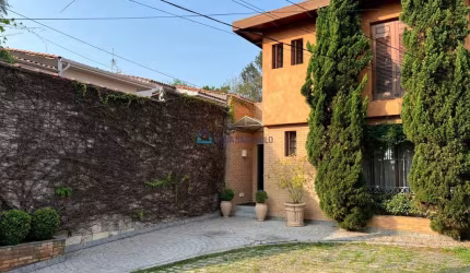 Casa de vila à venda, Planalto Paulista, 3 quartos sendo 3 suítes, 4 vagas, 220m²