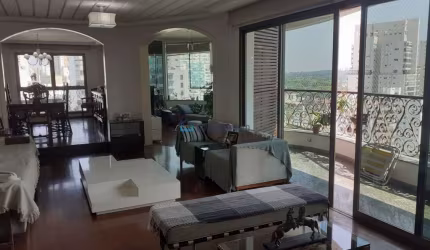 Apartamento no Campo Belo com 5 quartos