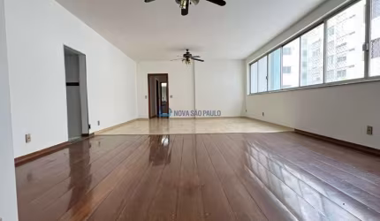 Apartamento de 200m², 3 quartos , 2 vagas. Paraiso!