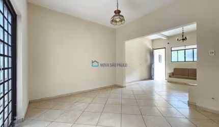 Casa Térrea 2 Dormitórios e Edícula Perto do Metrô à Venda no Ipiranga - Aceita Pet