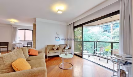 Venda. Itaim Bibi. Apartamento com 246². 3 suítes. 4 vagas.