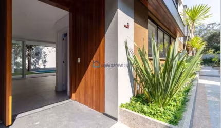 Casa nova em Condôminio Fechado
