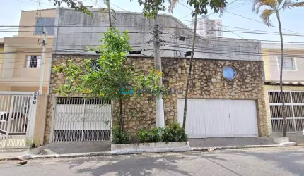 Casa com 3 dormitórios, 3 vagas, piscina e churrasqueira