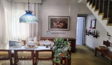 Casa no Planalto Paulista a venda com 140m², com 03 dormitórios sendo 01 suite.
