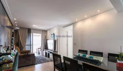 Apartamento Vila Gumercindo, 2 Dormitórios, 1 vaga, 61m² . Para investidor.