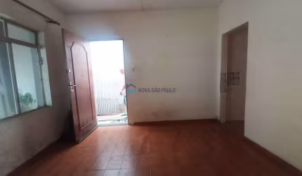 Casa Térrea com 2 quartos, 2 vagas, edícula na  Vila Brasilio Machado