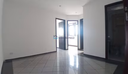 Sala comercial para venda! A 300 metros do metrô Praça da Árvore!