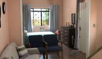 Sobrado com 2 quartos e 2 banheiros