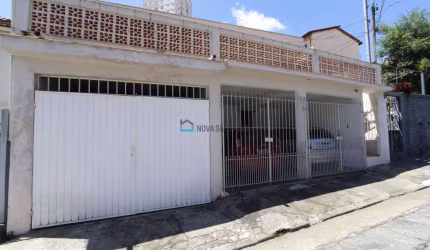 Casa Assobradada com 3 dorm e 3 vagas de garagem