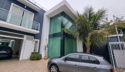 Sobrado Tríplex seminovo, 4Dts,4Suites,6 Vagas, Espaço Gourmet, Jacuzzi! JD da Saúde