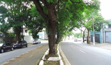 Prédio comercial 3 andares, com 300m construção