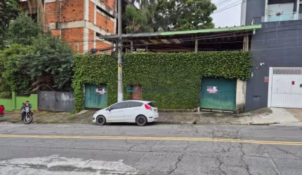 Casas área com 680 m² Bosque da Saúde