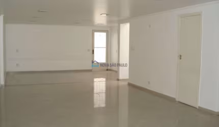 Sobrado Comercial com 204 Metros, Frente 7 Metros,  Próximo Hospital Sao Paulo