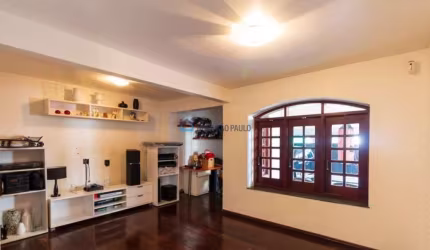 Sobrado à Venda no Jabaquara com 260m², 3 Suites e 3 Vagas com Ar Condicionado a 10 Minutos do Metrô