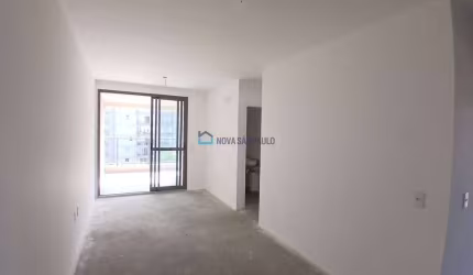 Apartamento a venda em Moema/ 2 suites,sala 2 ambientes, 2 vagas , aceita pet, com piscina.